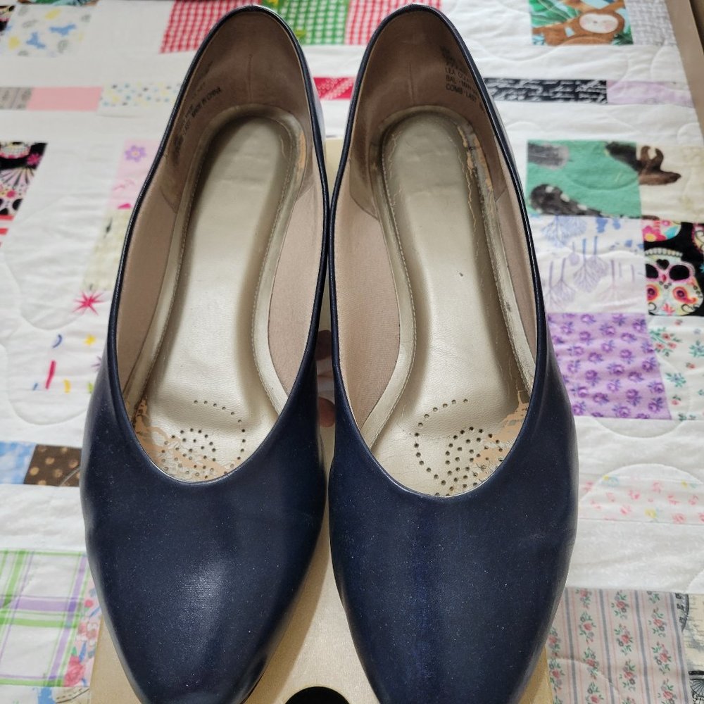Navy blue Hush Puppies, women's size 12